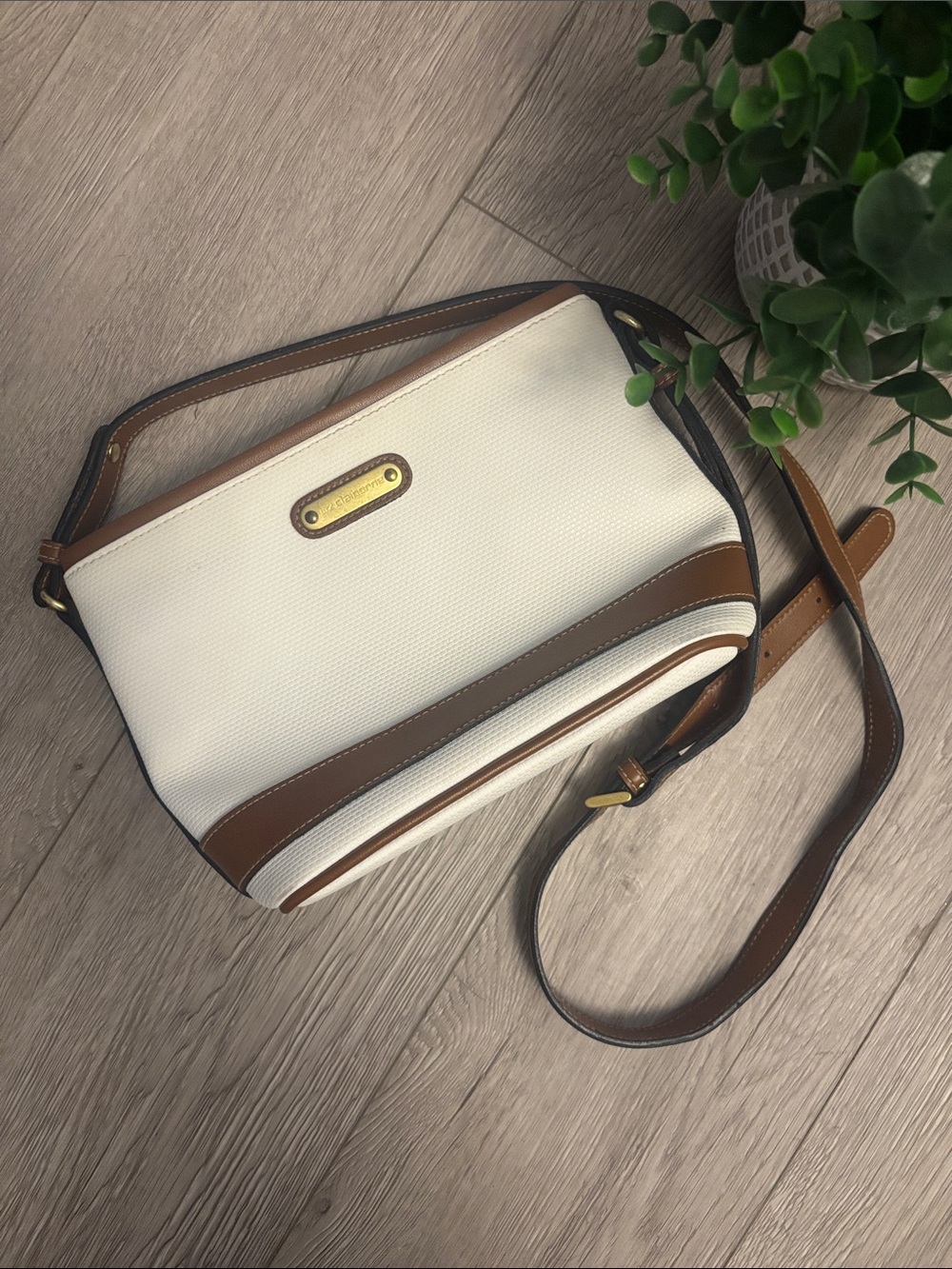 Vintage 1990s Cottagecore white Brown Crossbody Bag by Liz Claiborne